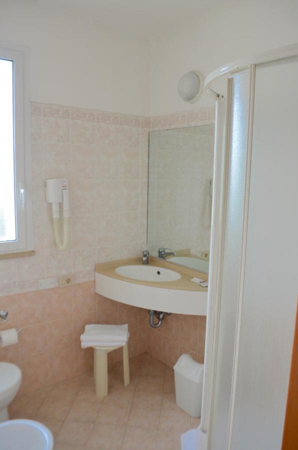 Hotel B&B Des Bains Milano Marittima Kültér fotó