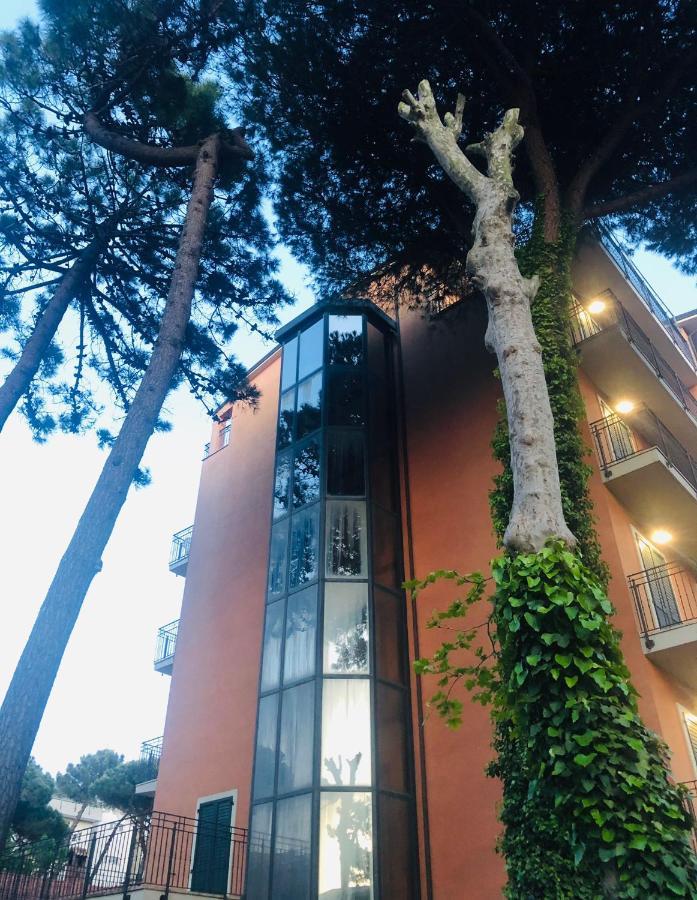 Hotel B&B Des Bains Milano Marittima Kültér fotó