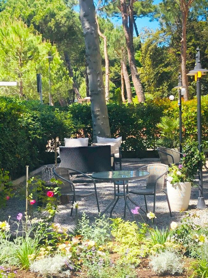 Hotel B&B Des Bains Milano Marittima Kültér fotó
