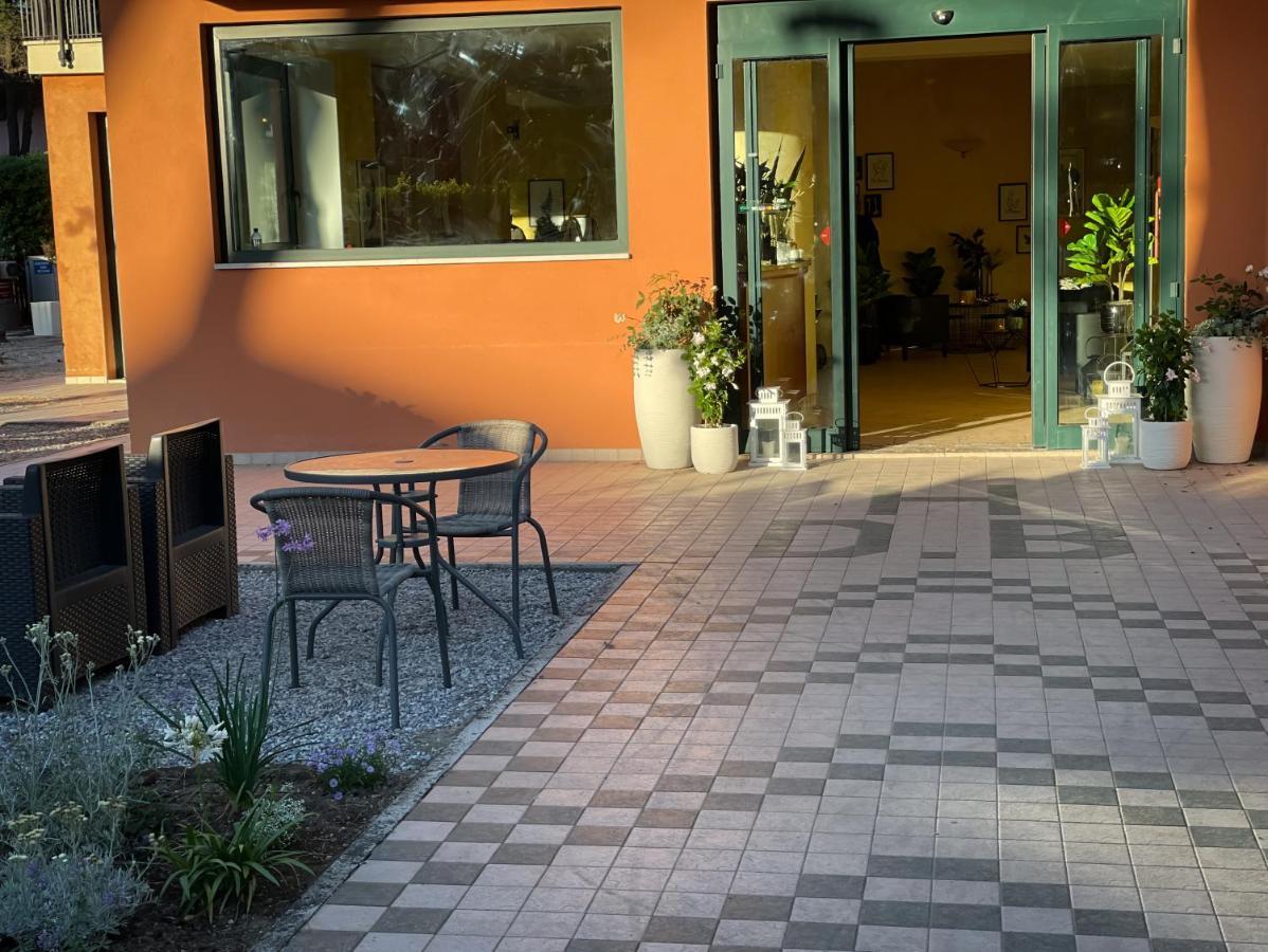 Hotel B&B Des Bains Milano Marittima Kültér fotó