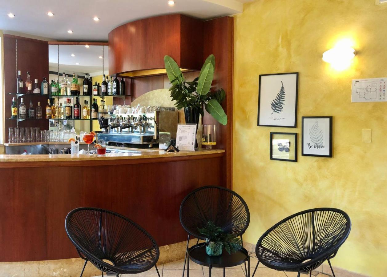 Hotel B&B Des Bains Milano Marittima Kültér fotó