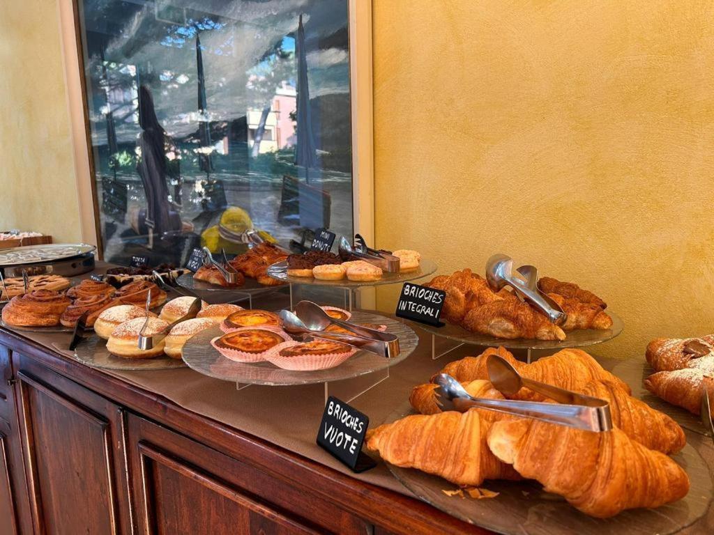 Hotel B&B Des Bains Milano Marittima Kültér fotó