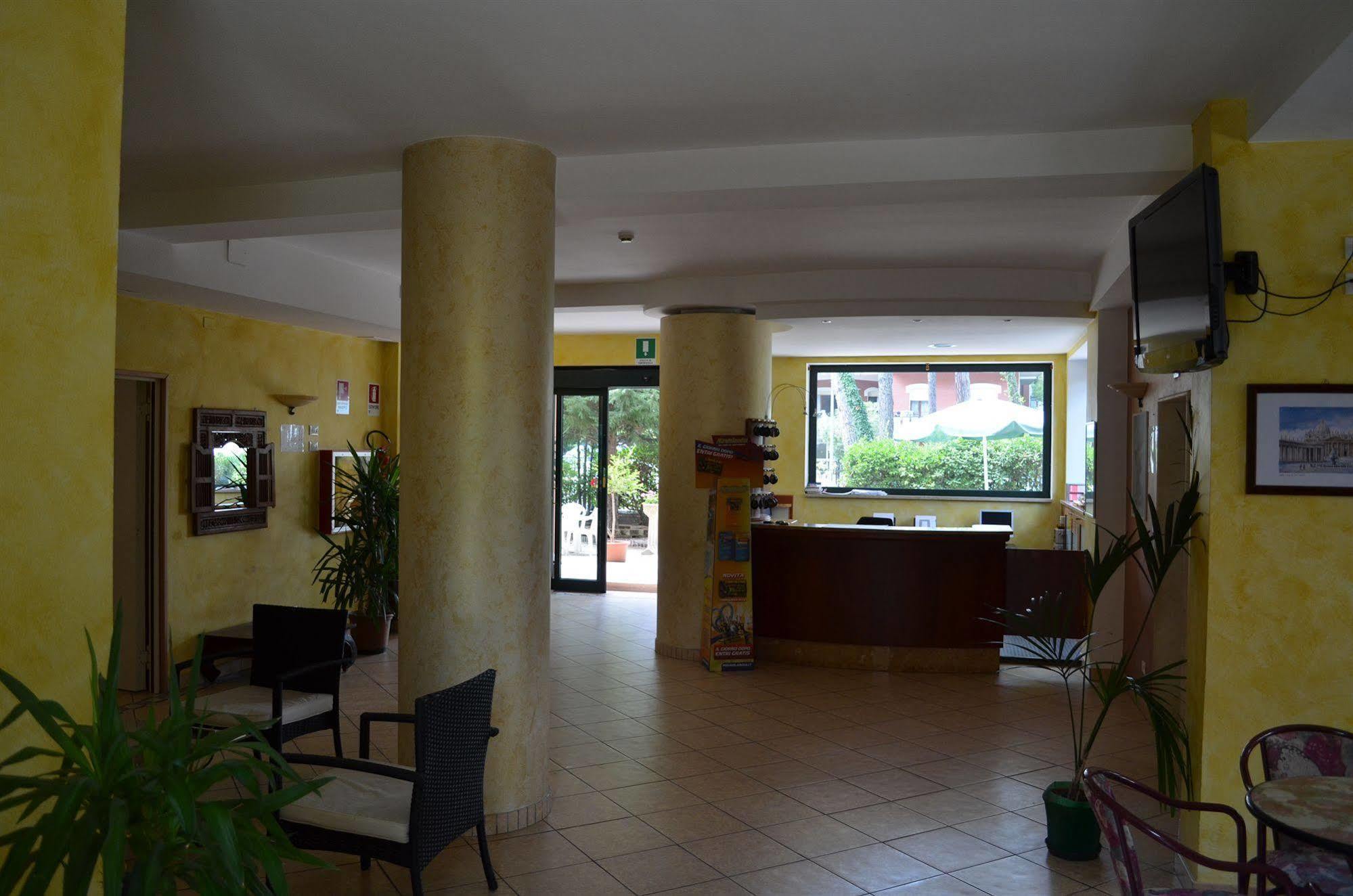Hotel B&B Des Bains Milano Marittima Kültér fotó
